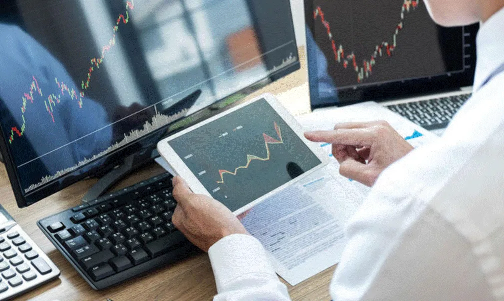 عوامل اختيار وسيط التداول المناسب للأستثمار